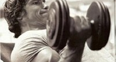 Sjedeći koncentrirani pregib bicepsa